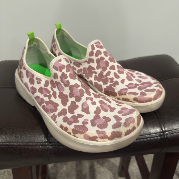 OOFOS Women's OOmg eeZee Low Shoe - Rose Leopard Size - 8 - Picture 8 of 8
